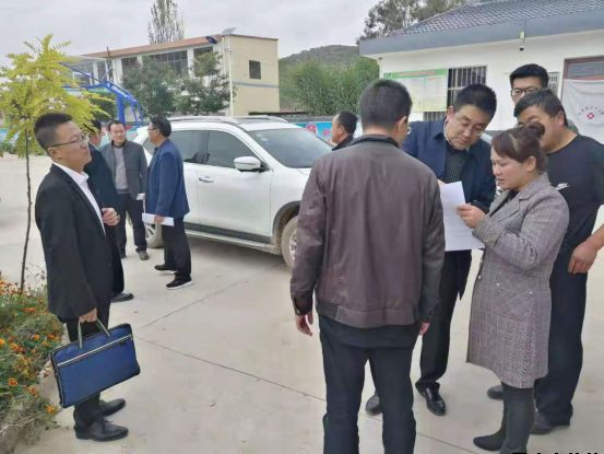 平?jīng)鲢垂鹃_展“踐行初心使命，助推脫貧攻堅”主題黨日活動(圖3)