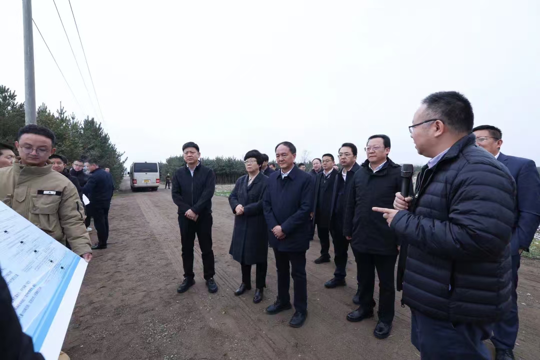 平?jīng)雠c甘肅省民航機場集團簽訂平?jīng)鰴C場項目合作框架協(xié)議(圖4) 平?jīng)雠c甘肅省民航機場集團簽訂平?jīng)鰴C場項目合作框架協(xié)議(圖4)